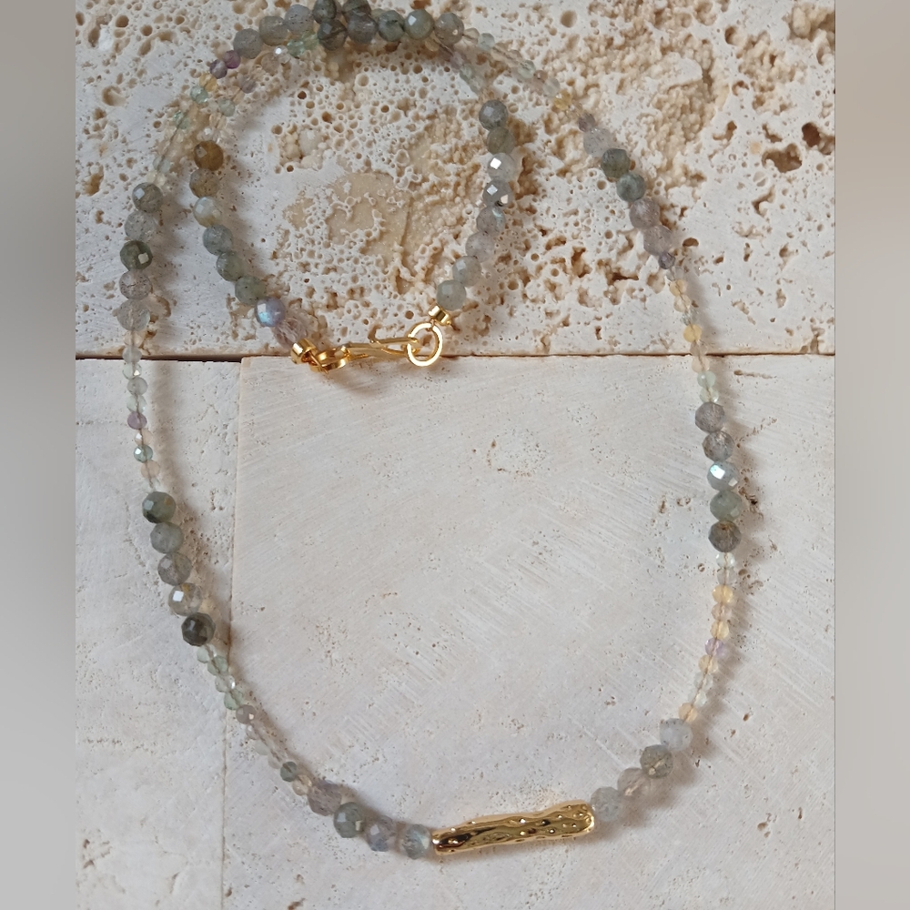 Elegant Beaded Necklace with Gold Clasp